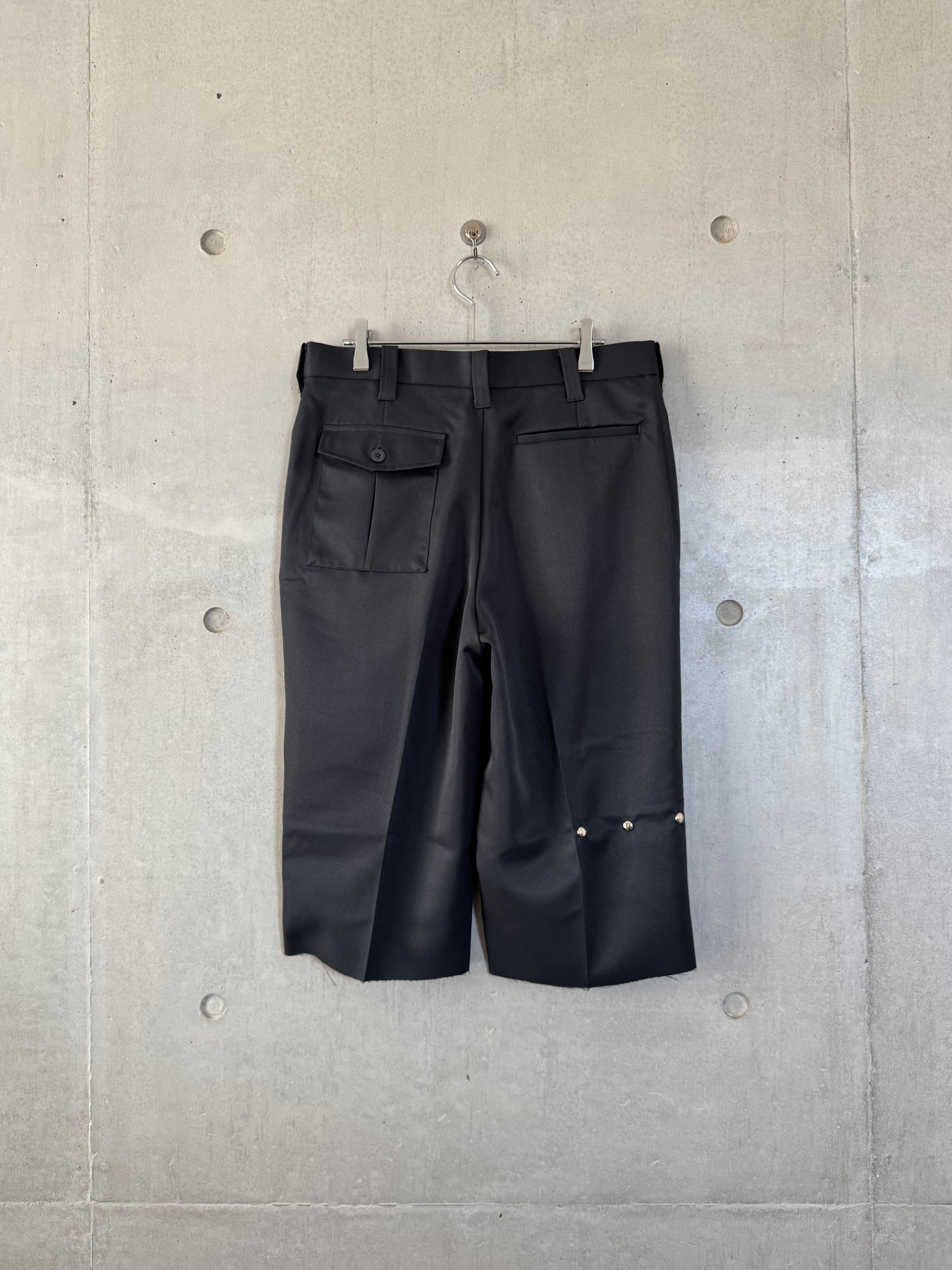 "twill studs shorts"